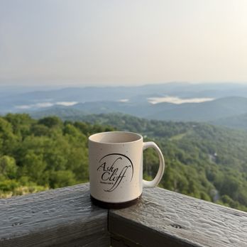 Carolina Cabin Rentals - Morning view - Vacation Rentals Near Me - Boone, North Carolina