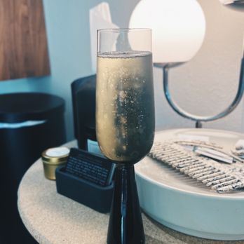Scout Salon - Champagne - Hair Salons Near Me - Seattle, Washington Scout Salon - Champagne - Hair Salons Near Me - Seattle, Washington