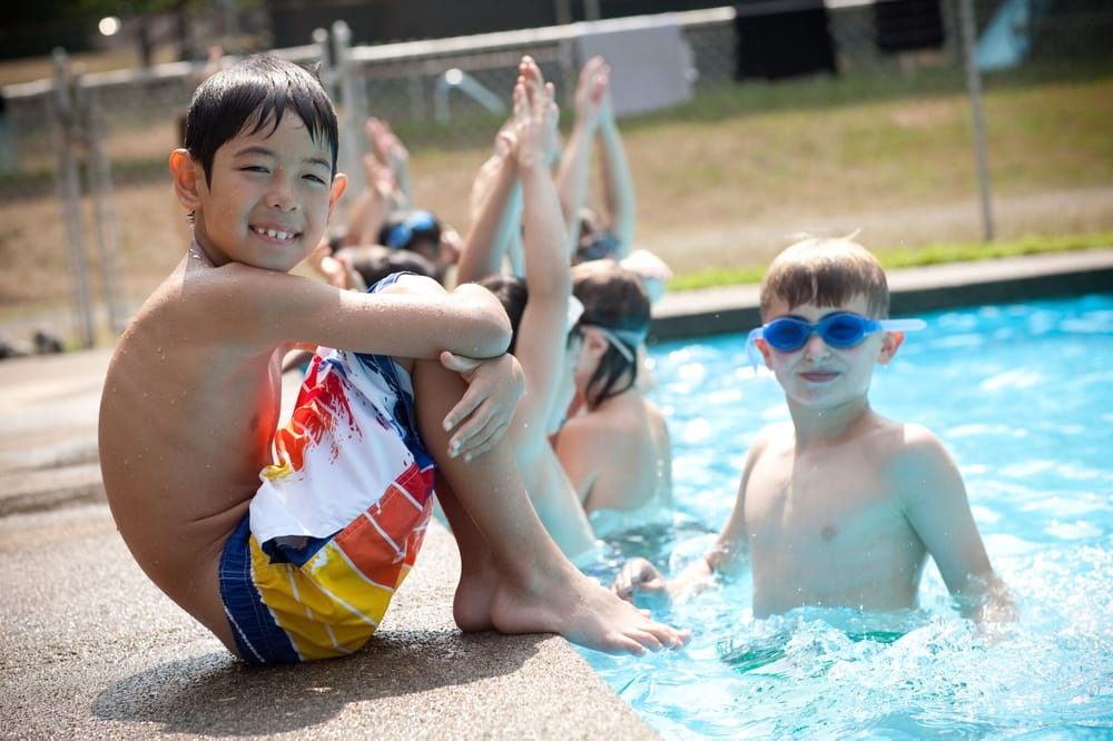 Deer Mountain Day Camp Logo