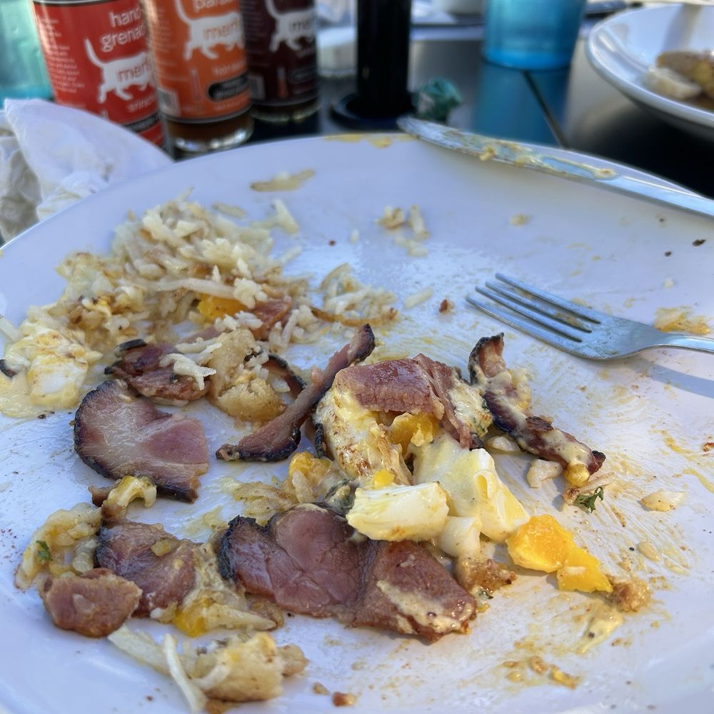 I didn't take a before photo because once I took a bite I didn't want to take the time to document the fantastic presentation. Amazing !!! I didn't take a before photo because once I took a bite I didn't want to take the time to document the fantastic presentation. Amazing !!!