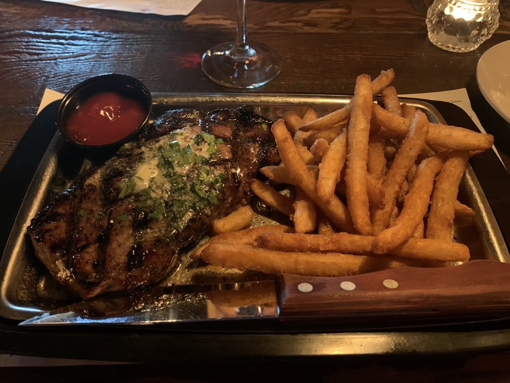 POUR WINE BAR & BISTRO Updated October 2024 88 Photos & 132 Reviews