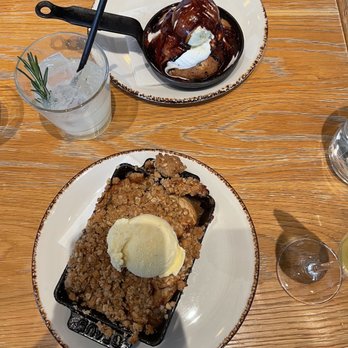 Small Batch - Apple Crumb and Cookie Skillet - New American Near Me - Garden City, New York