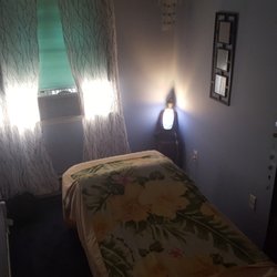 Island Massage - Massage Therapist Joann's Room
