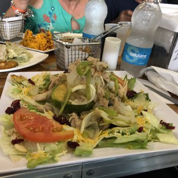 El Patio De Munchies - Acuacate relleno con papas y pollo al ajillo. Delicioso!! - Puerto Rican Near Me - San Germán, Puerto Rico El Patio De Munchies - Acuacate relleno con papas y pollo al ajillo. Delicioso!! - Puerto Rican Near Me - San Germán, Puerto Rico