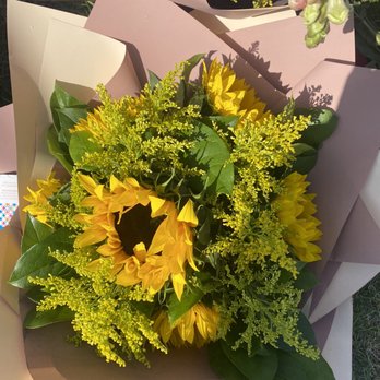 Flowers Express - Florists Near Me - Ontario, California Flowers Express - Florists Near Me - Ontario, California