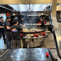 Yummy Bowl - Grill area cooking your food