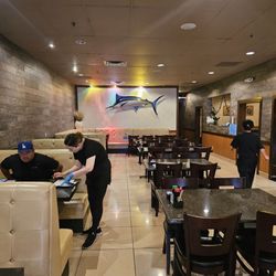Ohana Sushi - Inside