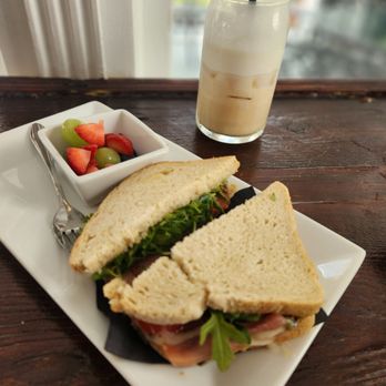 The Scott - Italian panini, blueberry, strawberries and grapes - Cocktail Bars Near Me - St Petersburg, Florida The Scott - Italian panini, blueberry, strawberries and grapes - Cocktail Bars Near Me - St Petersburg, Florida