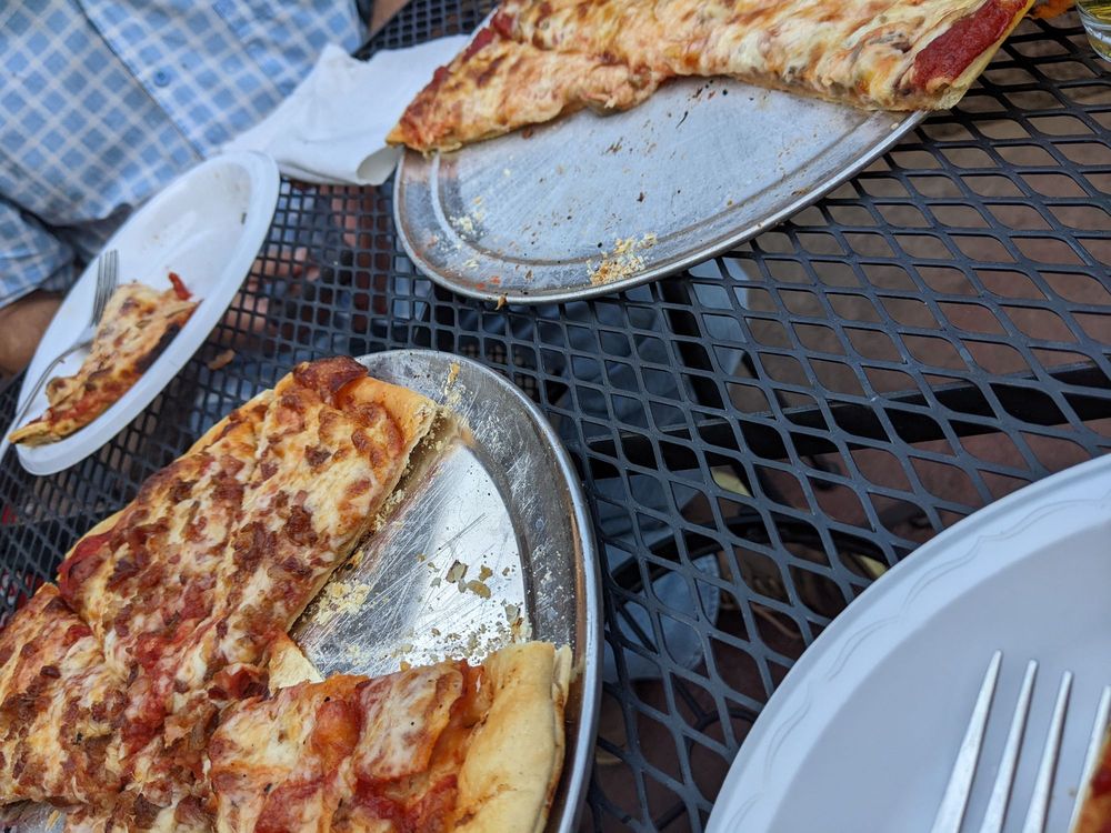 Tino's Bar & Pizza