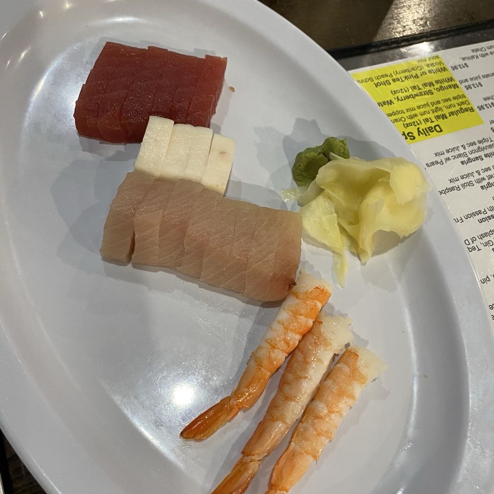 Tuna, white tuna, yellowtail, shrimp