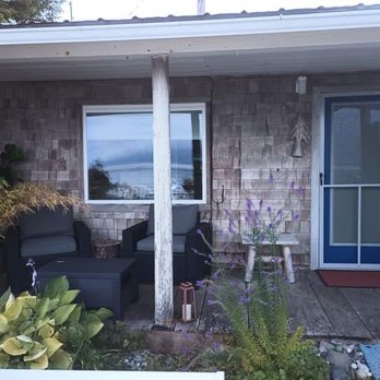 Chito Beach Resort - The Lighthouse Cottage at Chito Beach Resort - Resorts Near Me - Sekiu, Washington