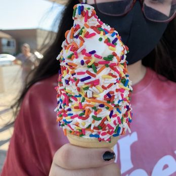 Tastee Freeze - Small vanilla cone with sprinkles - Ice Cream & Frozen Yogurt Near Me - Berwyn, Illinois