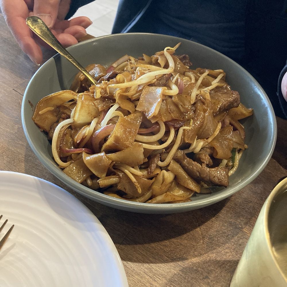 Wok Up - Beef chow fun - Hong Kong Style Cafe Near Me - San Francisco, California Wok Up - Beef chow fun - Hong Kong Style Cafe Near Me - San Francisco, California