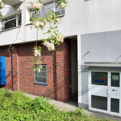 Petul Apart Hotel "City Garden" - Eingang des Service Apartments Petul "City Relax"