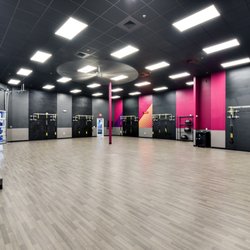 Crunch Fitness - Creedmoor