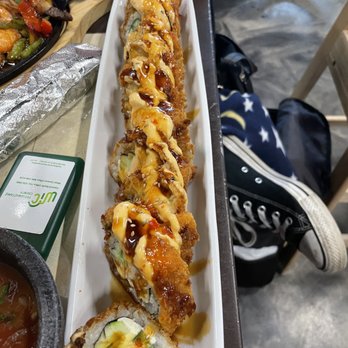 La Isla - Omaha - Shrimp and crab roll - Seafood Near Me - Omaha, Nebraska