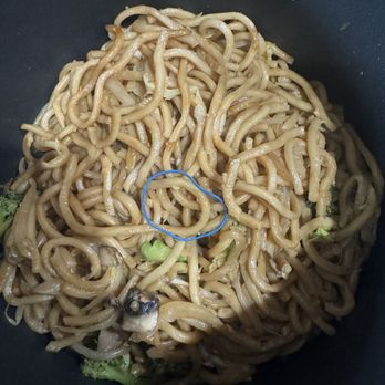 Chef Bo - Found a blue rubberband in my vegetable chow mein. - Chinese Near Me - Elk Grove, California