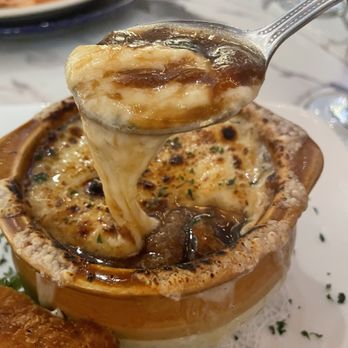 Cafe Alcazar - Classic French Onion Soup - look at that yummy goodness! - New American Near Me - Saint Augustine, Florida