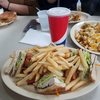 Main Burgers - American Near Me - Baldwin Park, California