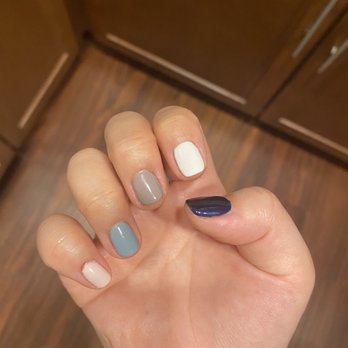 Bilancia Nail Spa - Nail Salons Near Me - Chicago, Illinois