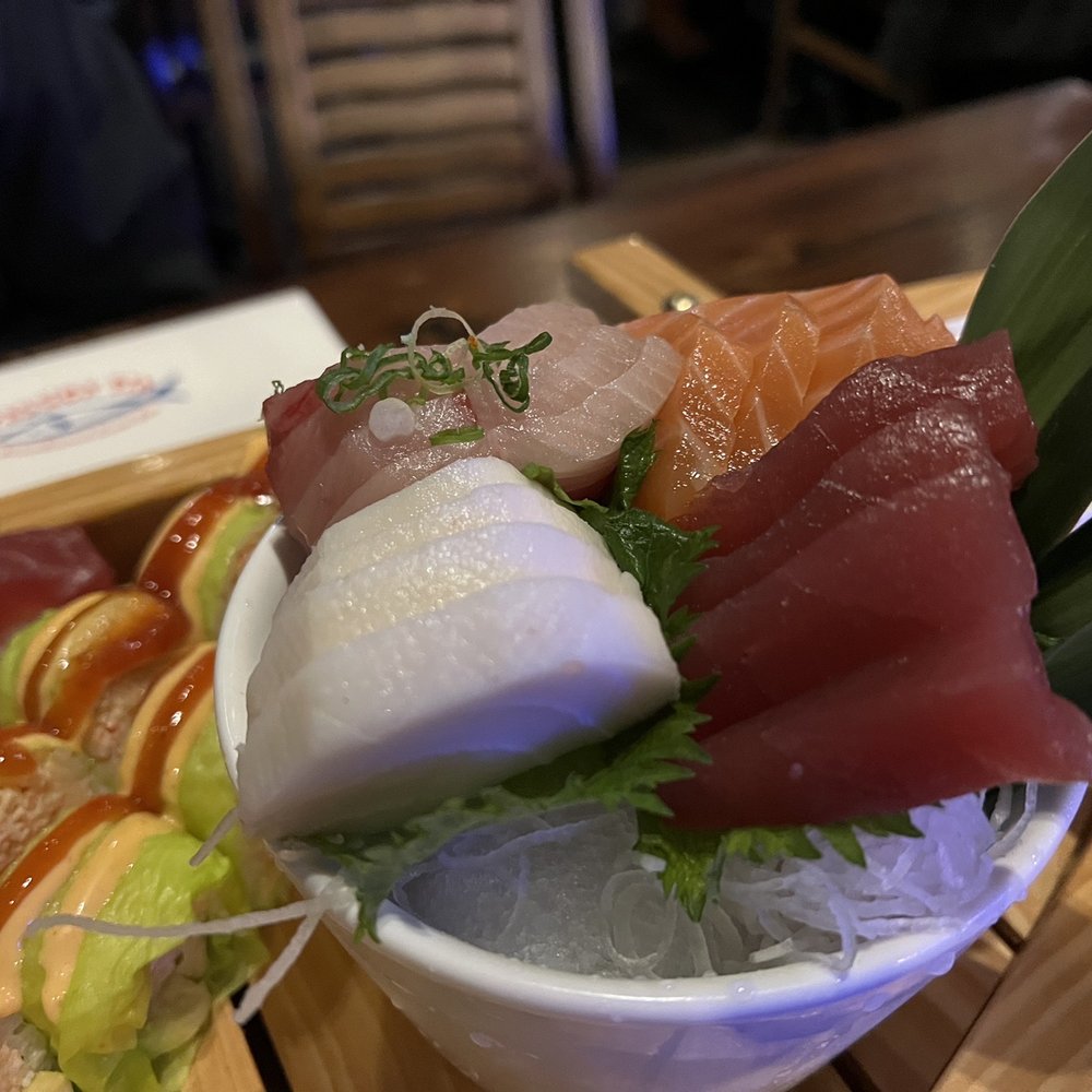 Passion Fin - Sashimi nom nom - Sushi Bars Near Me - Gainesville, Virginia