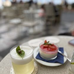 Cafe Wunderbar - Life is an adventure. A drink & dessert first