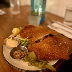 Queen - Schnitzel Plate