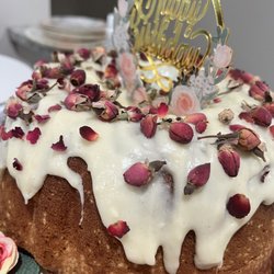 Hattie Mae’s Artisan Southern Treats - And she decorates too!