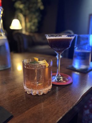 Skaalvenn Distillery & Cocktail Lounge by null