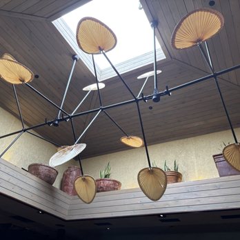 Cheddar's Scratch Kitchen - Decor - American Near Me - Greenville, South Carolina