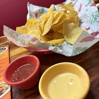 Abel's Mexican Restaurant - Complimentary chips with salsa and queso - Mexican Near Me - Warr Acres, Oklahoma