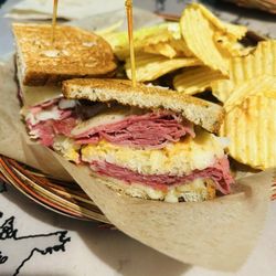 European Street Cafe - Classic Reuben