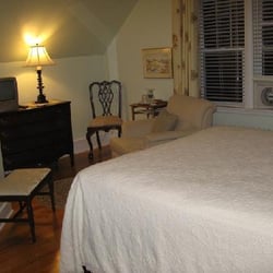 George & Cottage B & B - George room