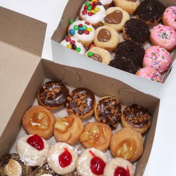 Fugo Desserts - Mini Donuts - Desserts Near Me - Toronto, Ontario Fugo Desserts - Mini Donuts - Desserts Near Me - Toronto, Ontario