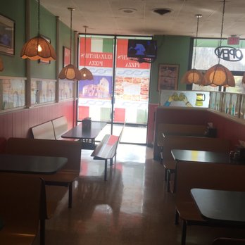 Elizabeth's Pizza - Dining area - Pizza Near Me - Martinsville, Virginia Elizabeth's Pizza - Dining area - Pizza Near Me - Martinsville, Virginia
