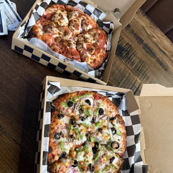 Pizz-a-Perfection - Indian Style Veggie & Meatsanity individual pizzas - Pizza Near Me - Bakersfield, California