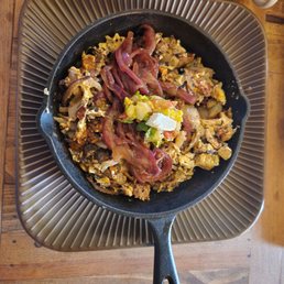 I had the  Portobello skillet with sausage. It was delicious onions were sweet.