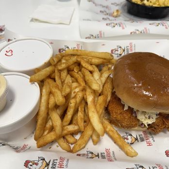 Harry's Hen House - Chicken Sandwich (Spicy!) - Chicken Wings Near Me - Fresno, California