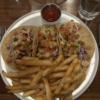 Oggie's Kitchen & Bar - George's Fish Tacos - Cocktail Bars Near Me - Milwaukee, Wisconsin