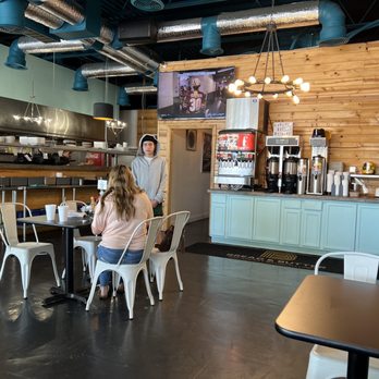 Bread & Butter - Dinning area - Breakfast & Brunch Near Me - Crowley, Texas