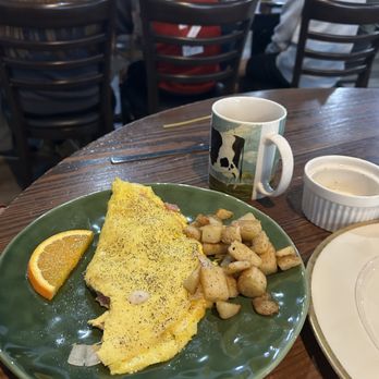 Connies - Ham cheese omelette with cheesy grits - Coffee & Tea Near Me - Albemarle, North Carolina