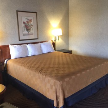 Discovery Inn - Hotels Near Me - Seaside, California