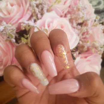 Happiest Nails & Spa - Acrylic set dip powder with gold foil - Nail Salons Near Me - Oceanside, California