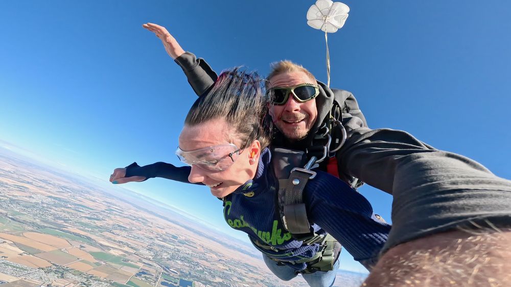 Social spots from Skydive Skydown