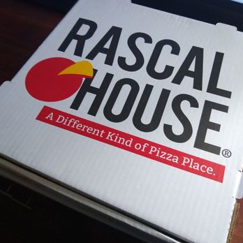 Rascal House - Cleveland mini-vaca'y late night hotel eats--cheap cheese pizza wins! :-D - Pizza Near Me - Cleveland, Ohio