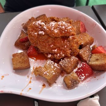 Ruby Slipper Central Business District - Sweet heat chicken & French toast bites - Breakfast & Brunch Near Me - New Orleans, Louisiana Ruby Slipper Central Business District - Sweet heat chicken & French toast bites - Breakfast & Brunch Near Me - New Orleans, Louisiana