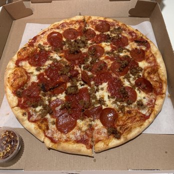 Rocco's Pizzeria - 14" pie. - Italian Near Me - Avenel, New Jersey