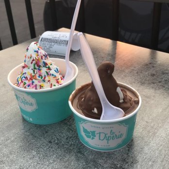 La Diperie - vanilla ice cream with sprinkles,vanilla ice cream covered in s'mores chocolate - Ice Cream & Frozen Yogurt Near Me - Laval, Quebec