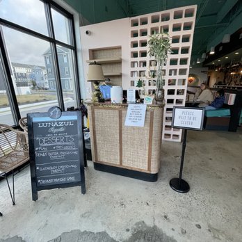 Lola’s Beach Cantina - Mexican Near Me - Norfolk, Virginia