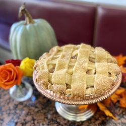 Victoria Bakery & Café - Apple pie with lattice top